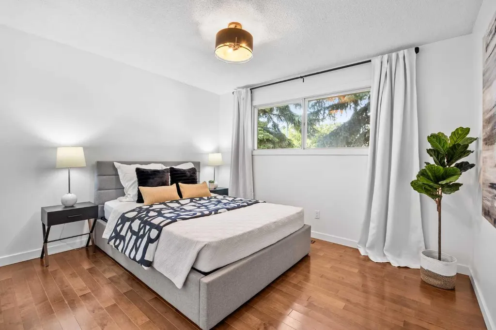 4952 Vanguard Road NW Calgary AB T3A 0R5