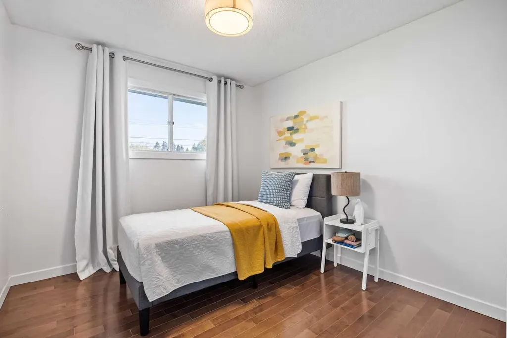 4952 Vanguard Road NW Calgary AB T3A 0R5