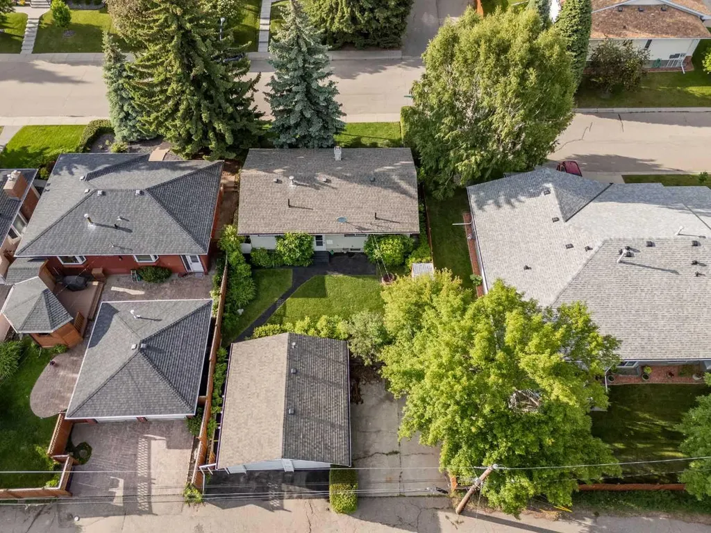 4952 Vanguard Road NW Calgary AB T3A 0R5