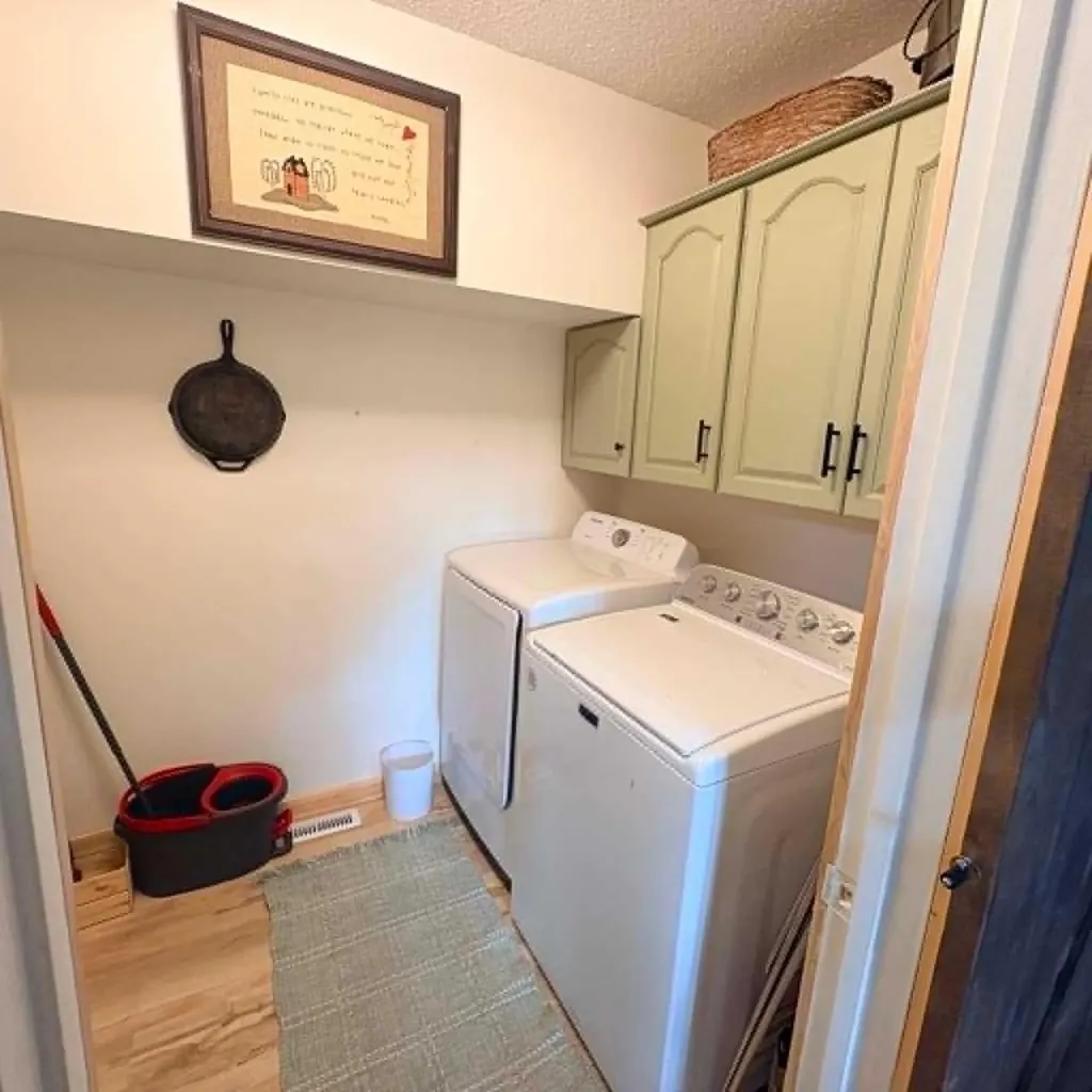 5018 Alexander Avenue Coronation AB T0C1C0