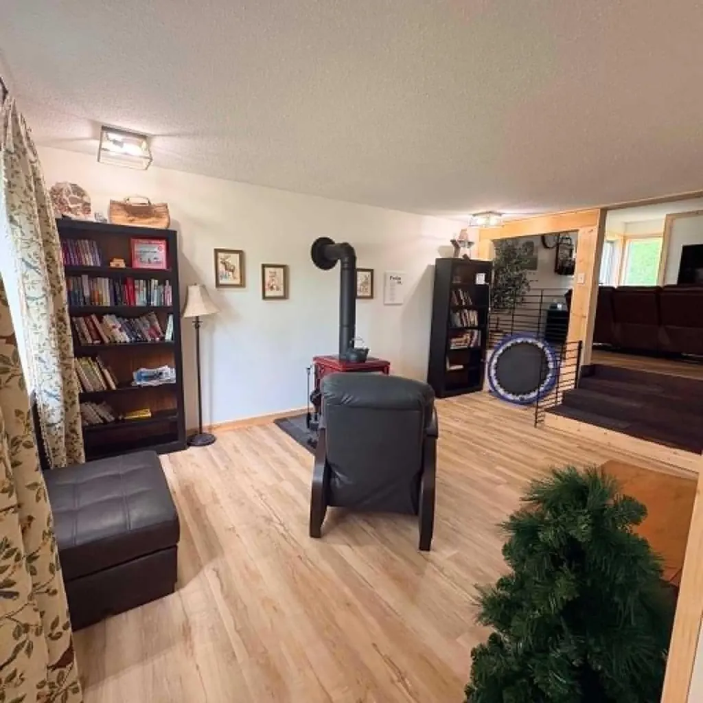 5018 Alexander Avenue Coronation AB T0C1C0