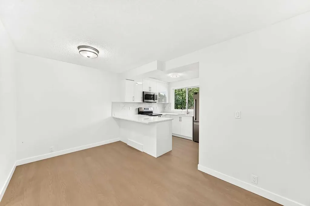 7205 4 Street NE Calgary AB T2K 5S3
