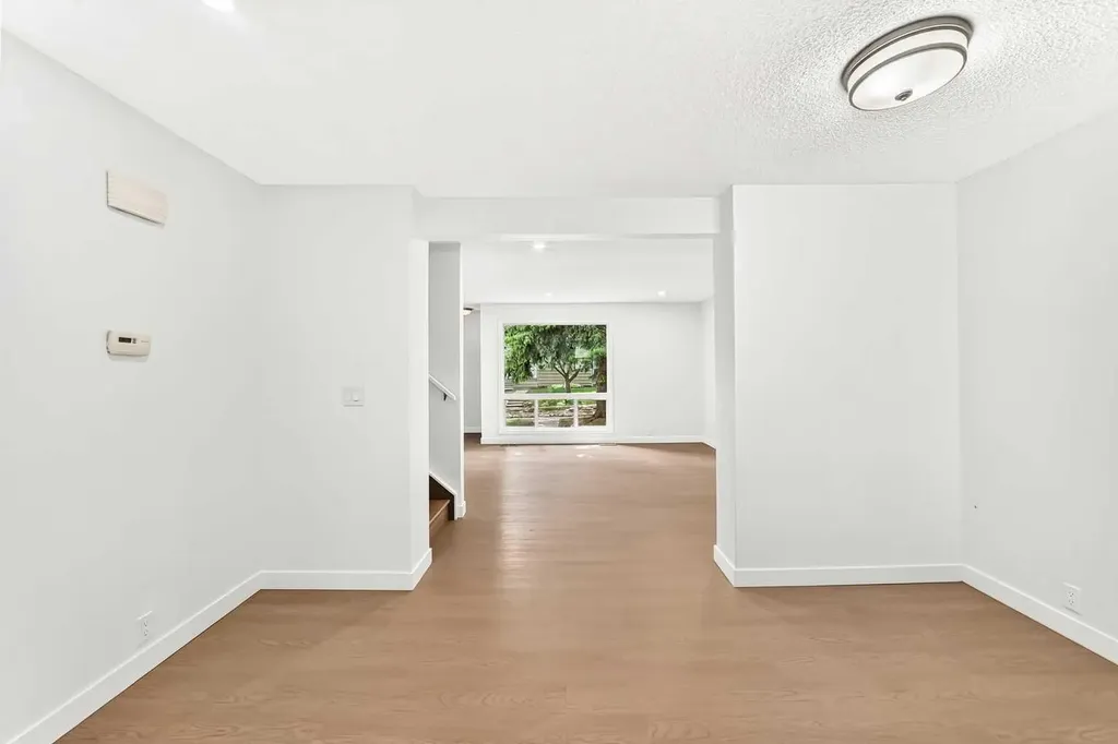 7205 4 Street NE Calgary AB T2K 5S3