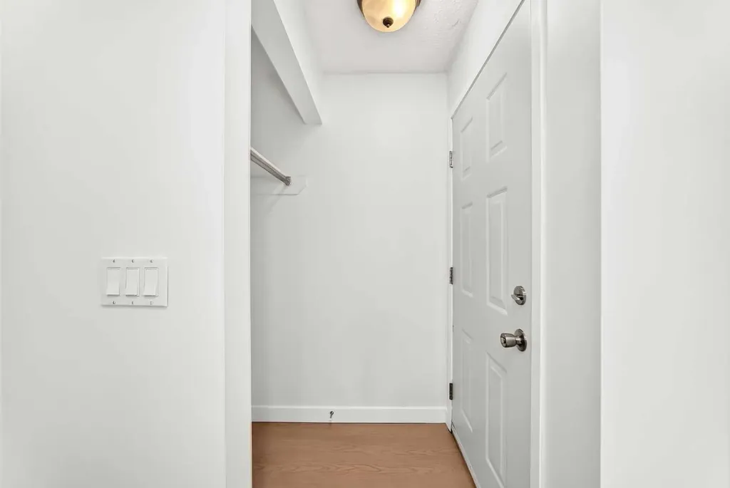 7205 4 Street NE Calgary AB T2K 5S3