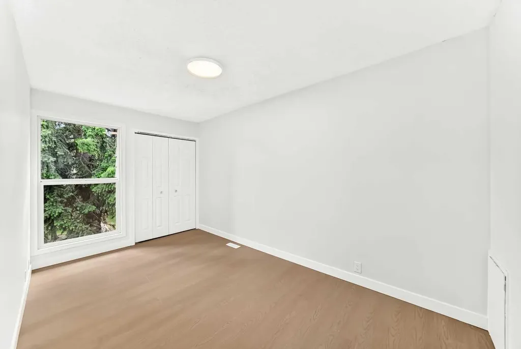 7205 4 Street NE Calgary AB T2K 5S3