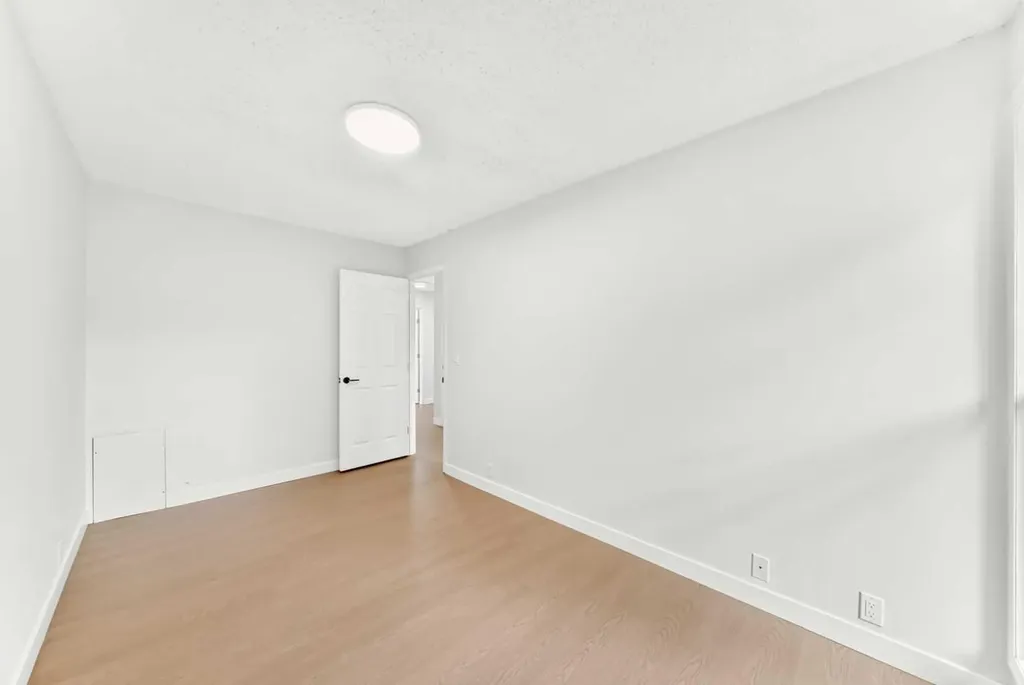 7205 4 Street NE Calgary AB T2K 5S3