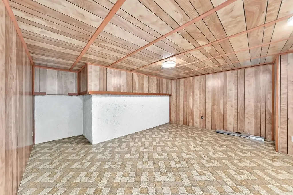 7205 4 Street NE Calgary AB T2K 5S3