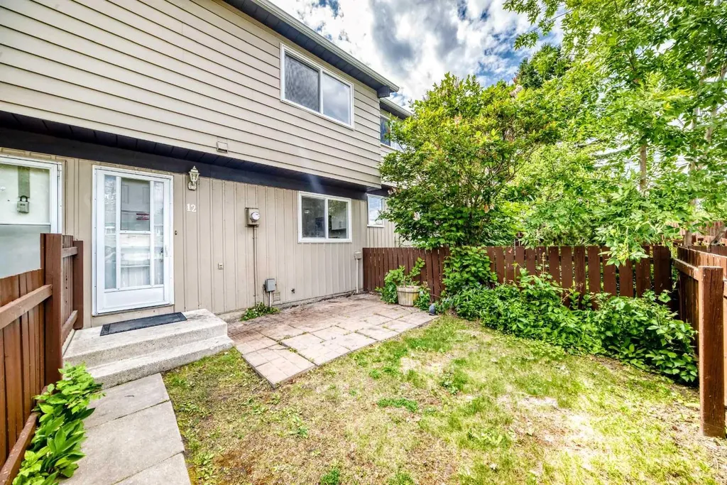 7205 4 Street NE Calgary AB T2K 5S3