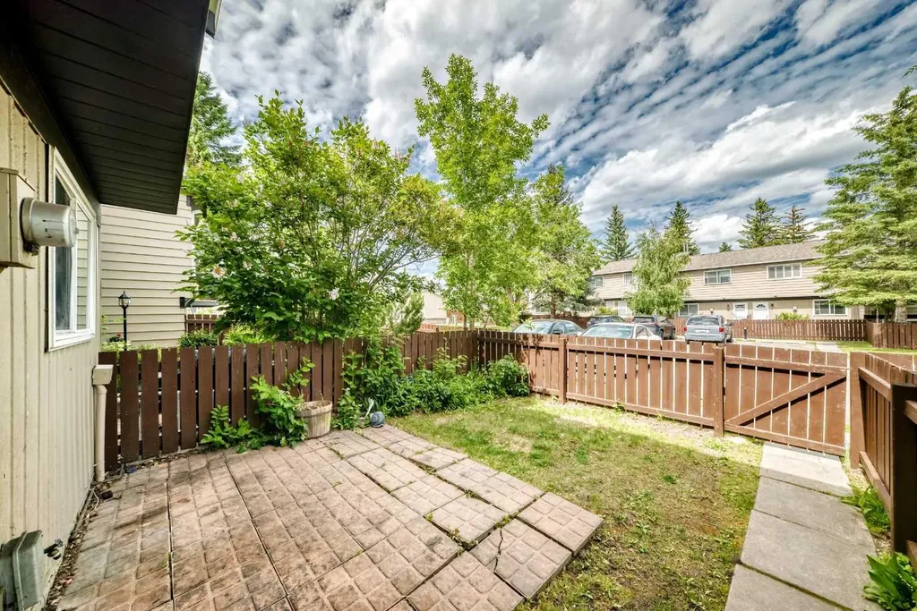 7205 4 Street NE Calgary AB T2K 5S3