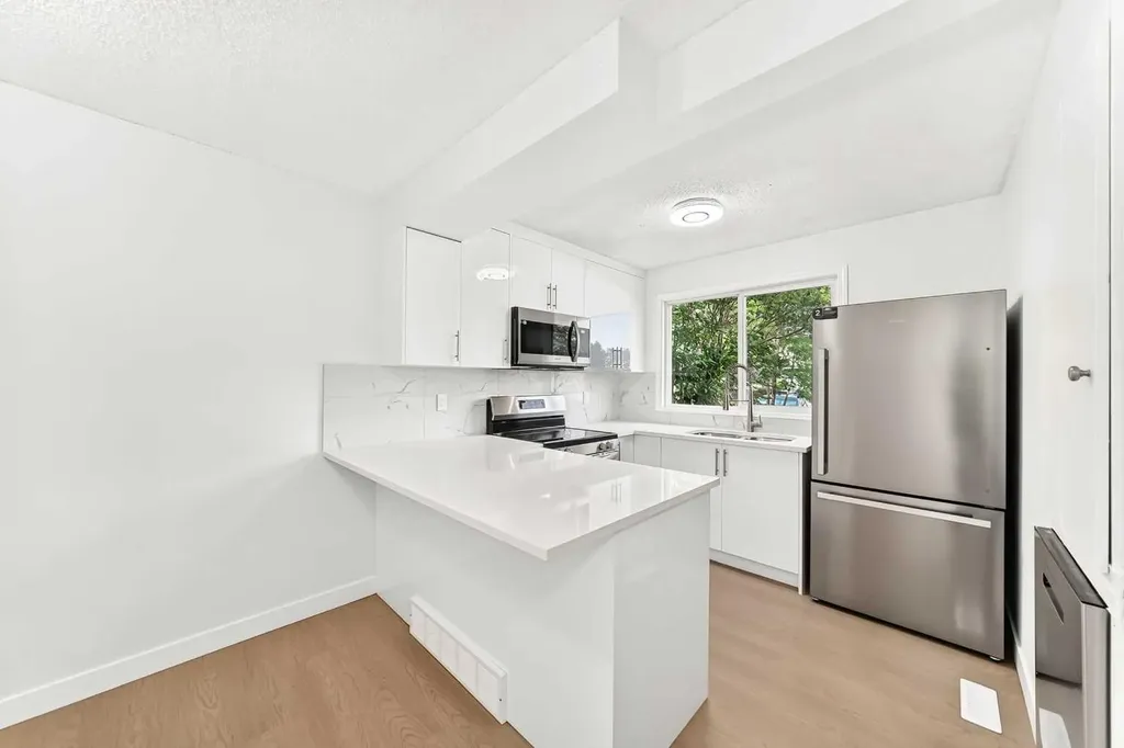 7205 4 Street NE Calgary AB T2K 5S3