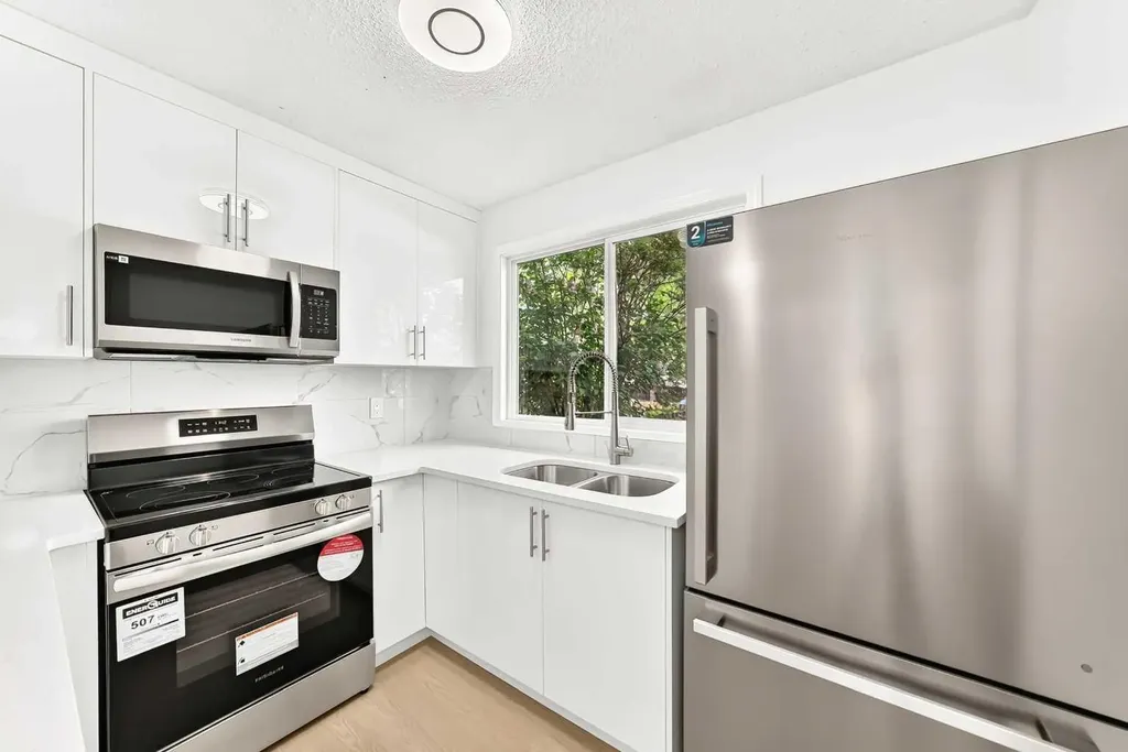 7205 4 Street NE Calgary AB T2K 5S3