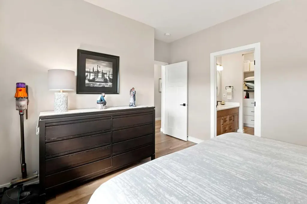 99 Gray Close Sylvan Lake AB T4S 0W4