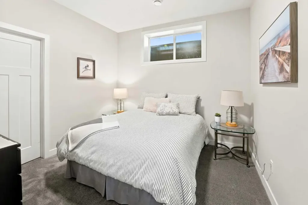99 Gray Close Sylvan Lake AB T4S 0W4