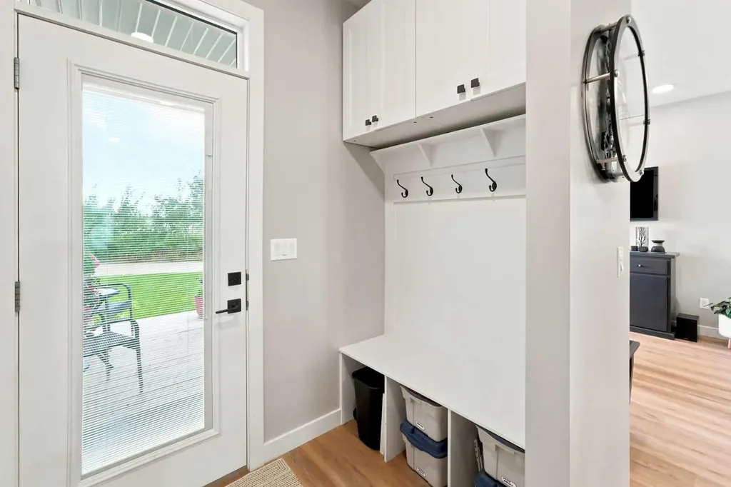 99 Gray Close Sylvan Lake AB T4S 0W4