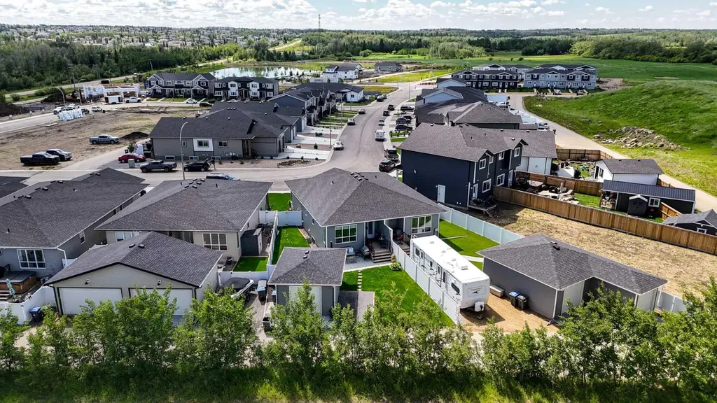 99 Gray Close Sylvan Lake AB T4S 0W4