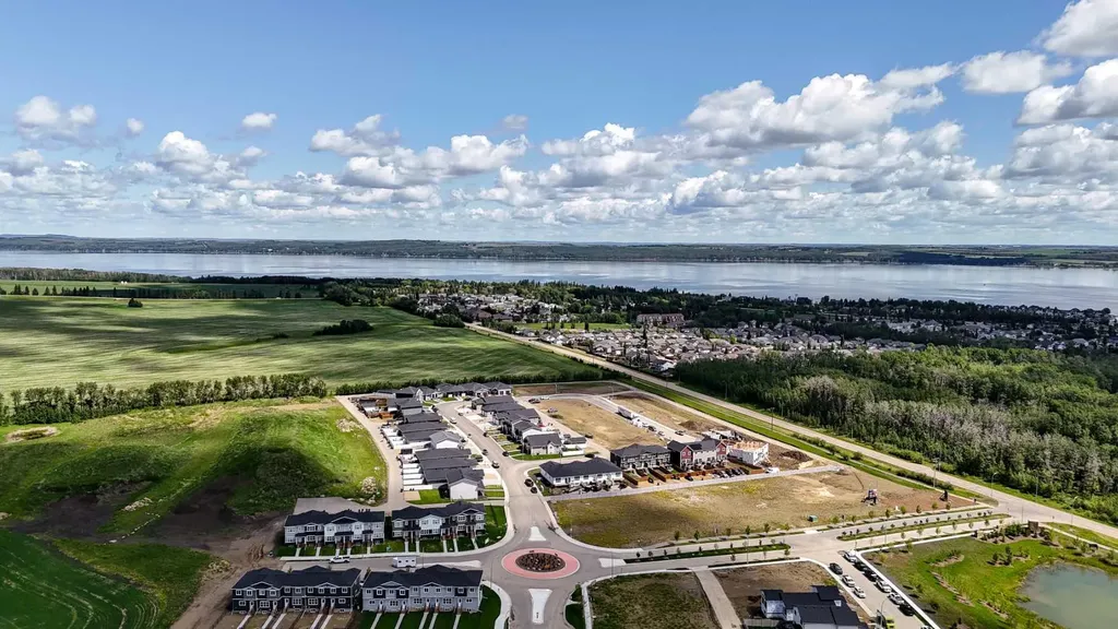 99 Gray Close Sylvan Lake AB T4S 0W4