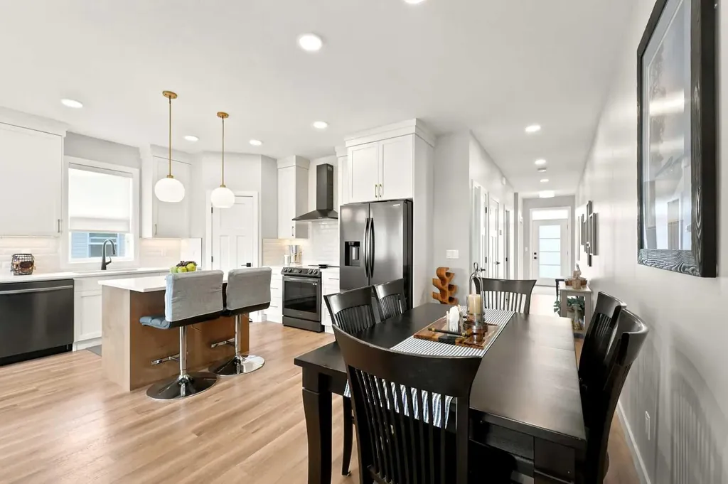 99 Gray Close Sylvan Lake AB T4S 0W4