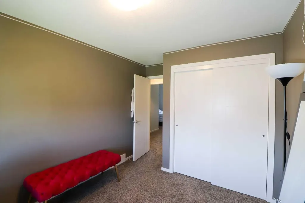 442 Highlands Boulevard W Lethbridge AB T1J5K5