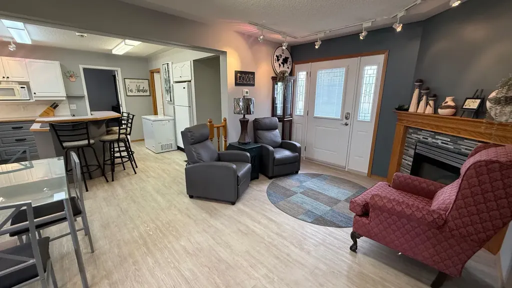 307 4th Avenue Hanna AB T0J1P0