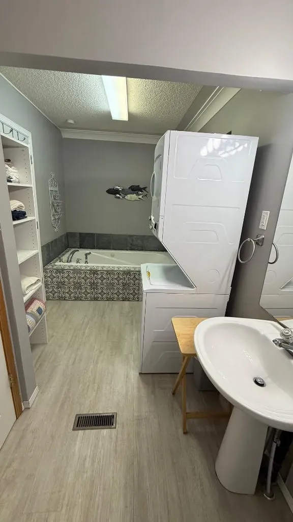 307 4th Avenue Hanna AB T0J1P0