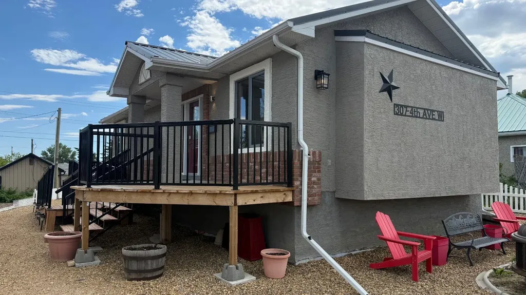 307 4 Avenue W Hanna AB T0J1P0