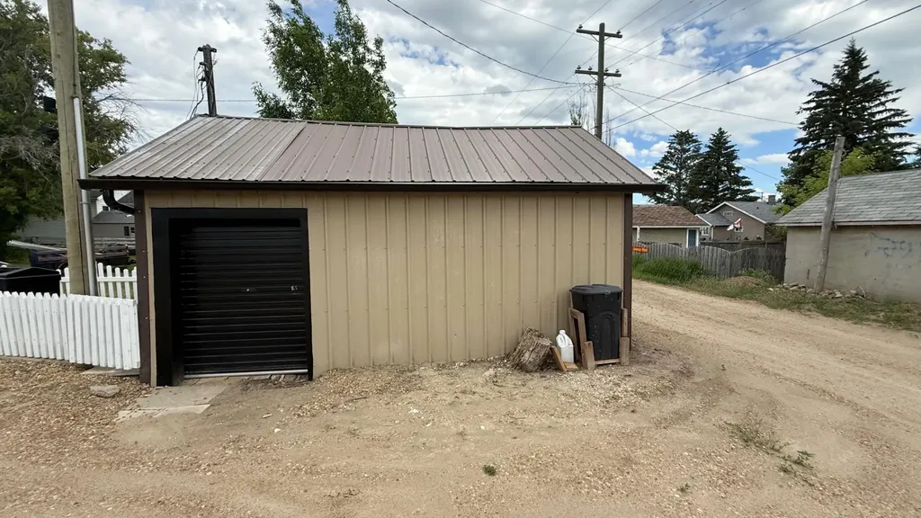 307 4th Avenue Hanna AB T0J1P0