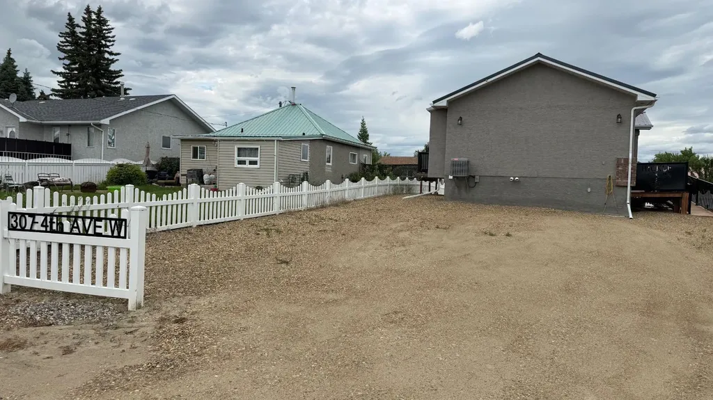 307 4th Avenue Hanna AB T0J1P0