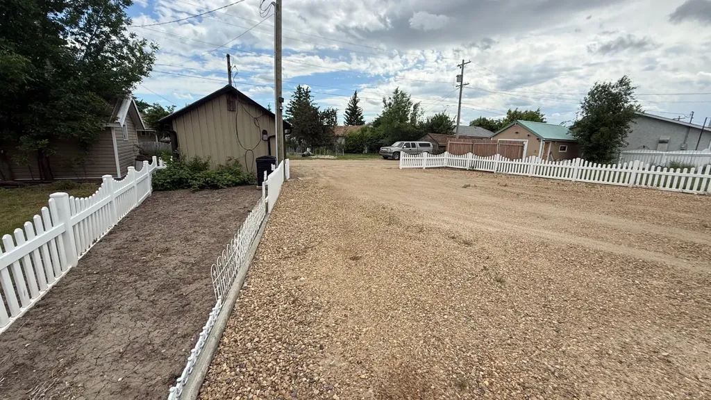 307 4th Avenue Hanna AB T0J1P0