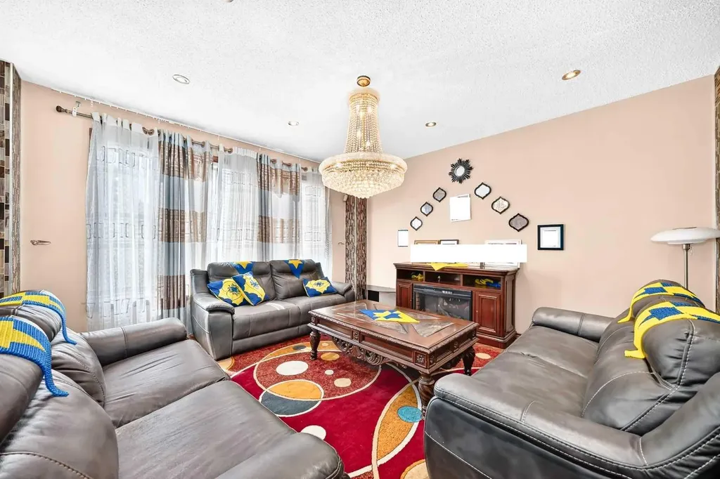 204 Deer Ridge Way SE Calgary AB T2J 5Y6