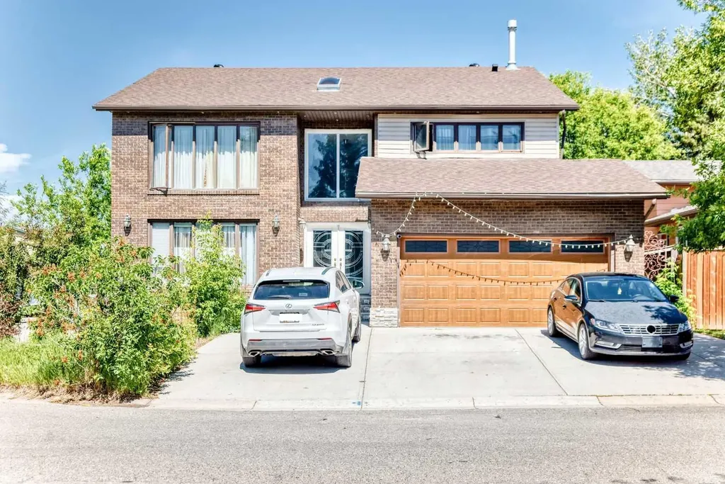 204 Deer Ridge Way SE Calgary AB T2J 5Y6