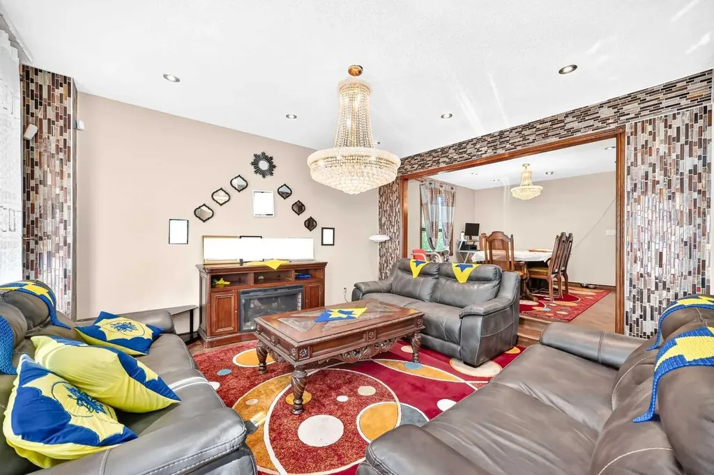 204 Deer Ridge Way SE Calgary AB T2J 5Y6