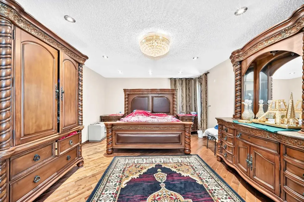 204 Deer Ridge Way SE Calgary AB T2J 5Y6
