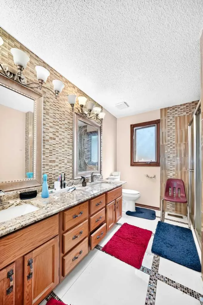 204 Deer Ridge Way SE Calgary AB T2J 5Y6