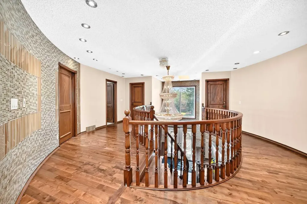 204 Deer Ridge Way SE Calgary AB T2J 5Y6