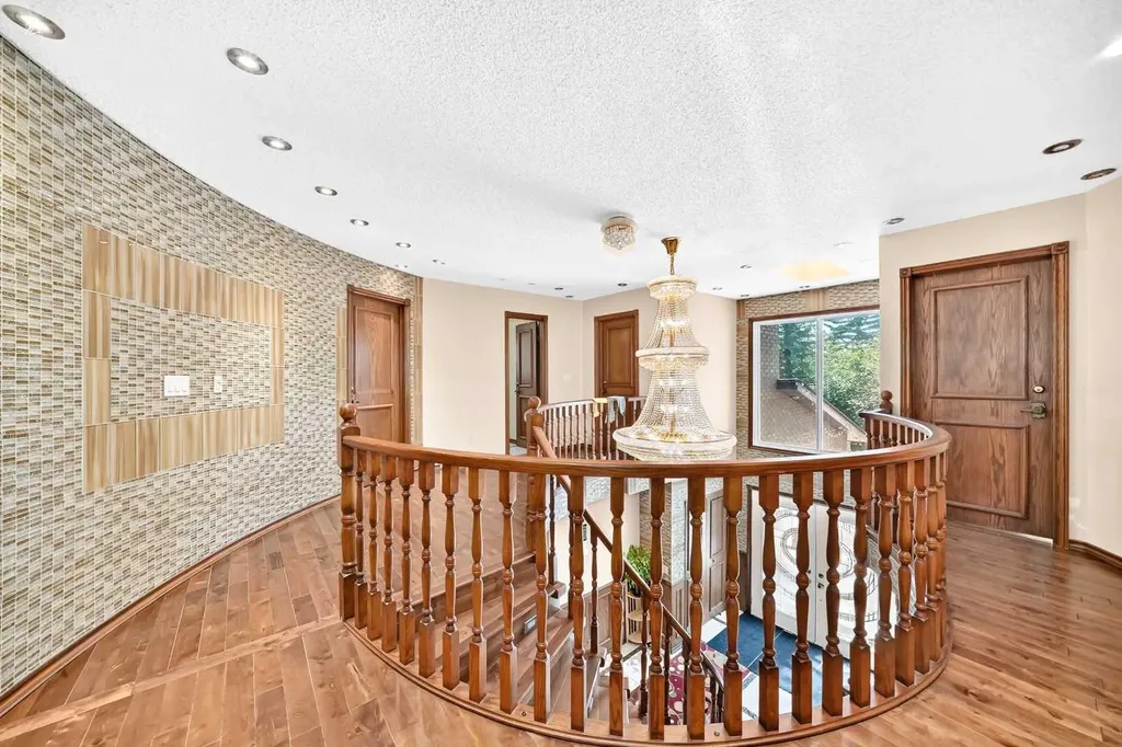 204 Deer Ridge Way SE Calgary AB T2J 5Y6