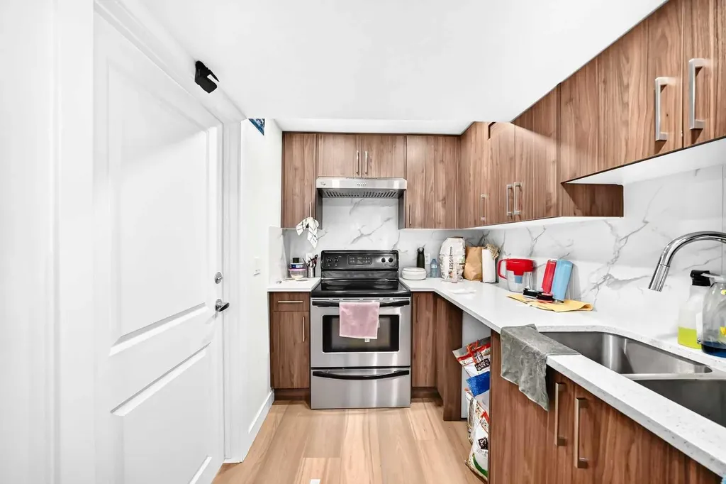 204 Deer Ridge Way SE Calgary AB T2J 5Y6