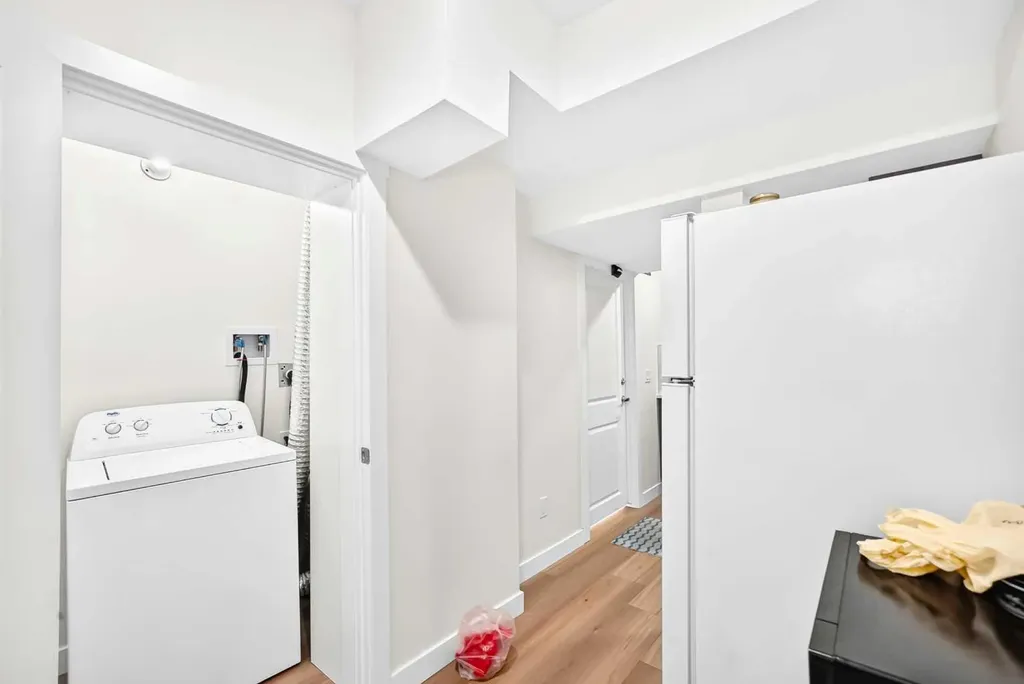 204 Deer Ridge Way SE Calgary AB T2J 5Y6