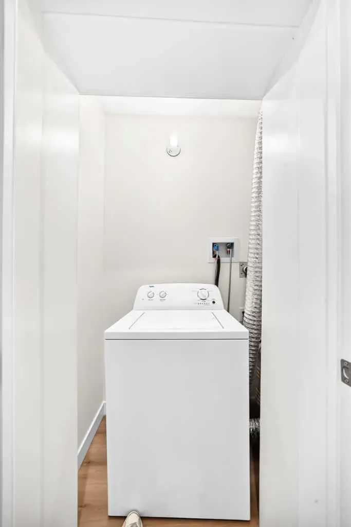 204 Deer Ridge Way SE Calgary AB T2J 5Y6