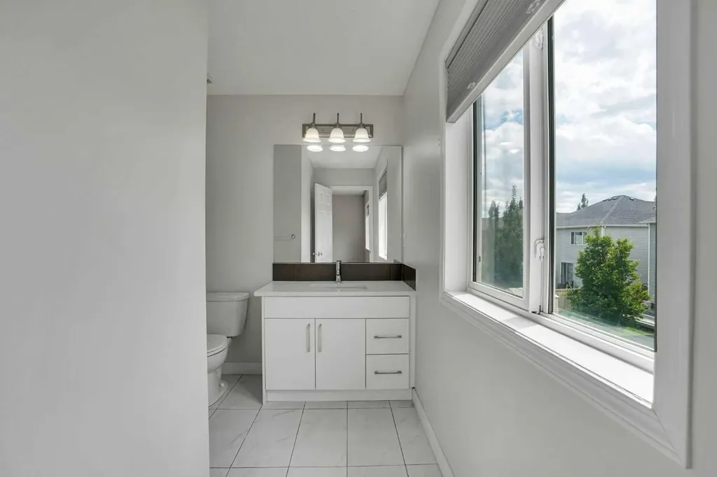 209 Windford Park SW Airdrie AB T4B 4E9