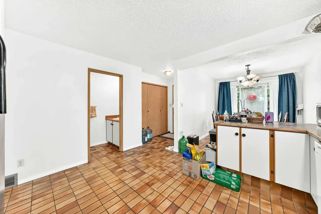 454 20 Avenue NW Calgary AB T2M 1C4