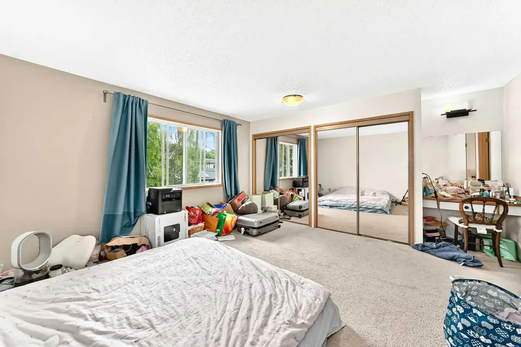 454 20 Avenue NW Calgary AB T2M 1C4