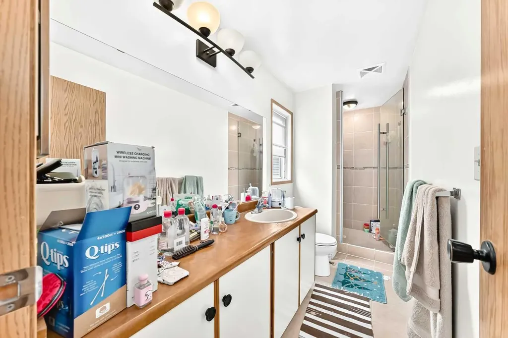 454 20 Avenue NW Calgary AB T2M 1C4