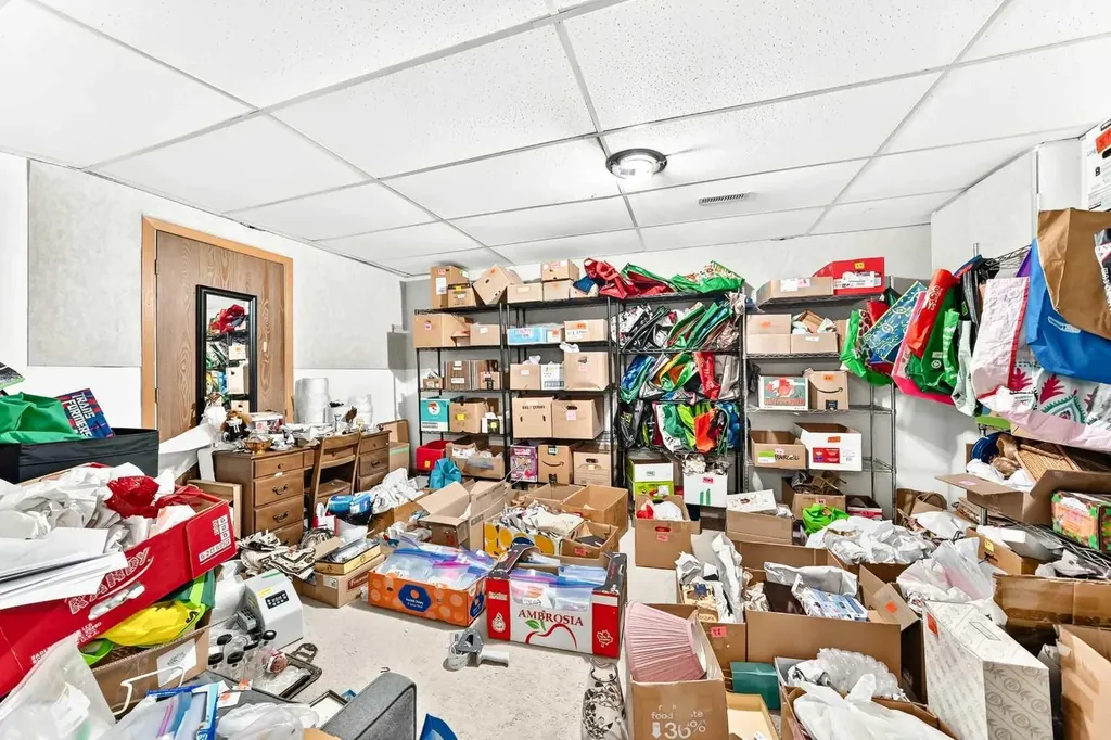454 20 Avenue NW Calgary AB T2M 1C4