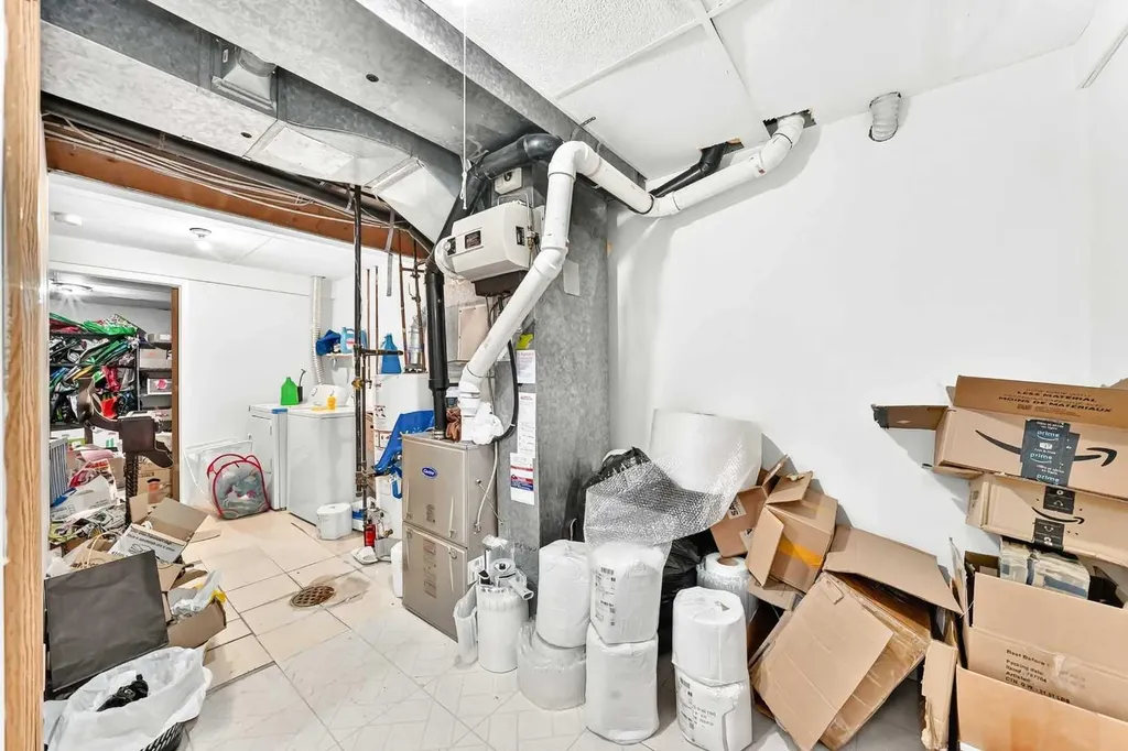 454 20 Avenue NW Calgary AB T2M 1C4