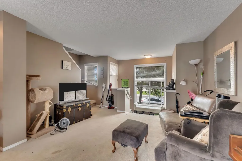 223 Mckenzie Towne Gate SE Calgary AB T2Z 4G3