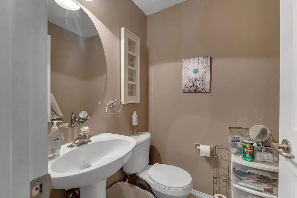 223 Mckenzie Towne Gate SE Calgary AB T2Z 4G3