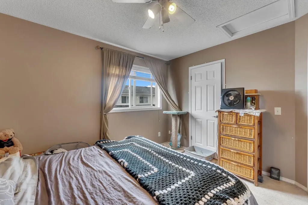 223 Mckenzie Towne Gate SE Calgary AB T2Z 4G3