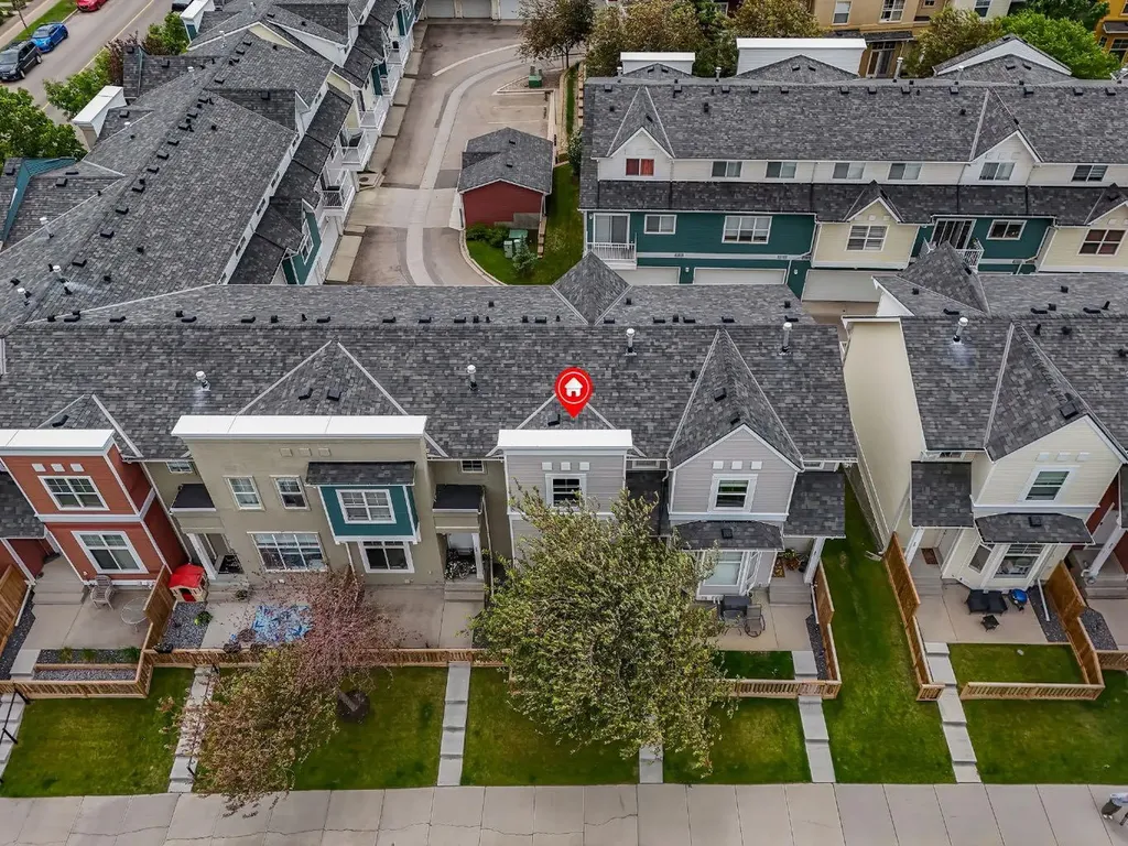 223 Mckenzie Towne Gate SE Calgary AB T2Z 4G3