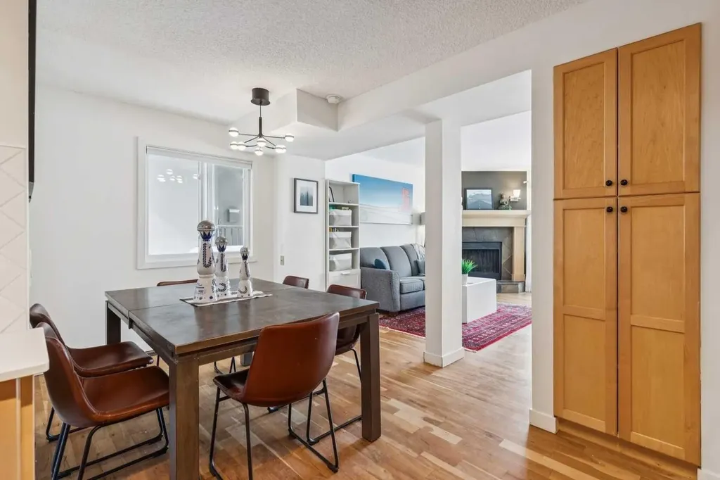 2621C 1 Avenue NW Calgary AB T2N 0C5