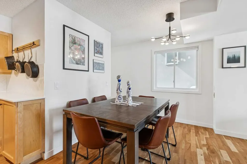 2621C 1 Avenue NW Calgary AB T2N 0C5